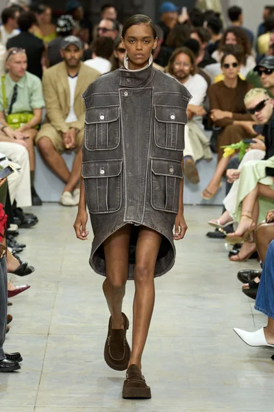 Look 5